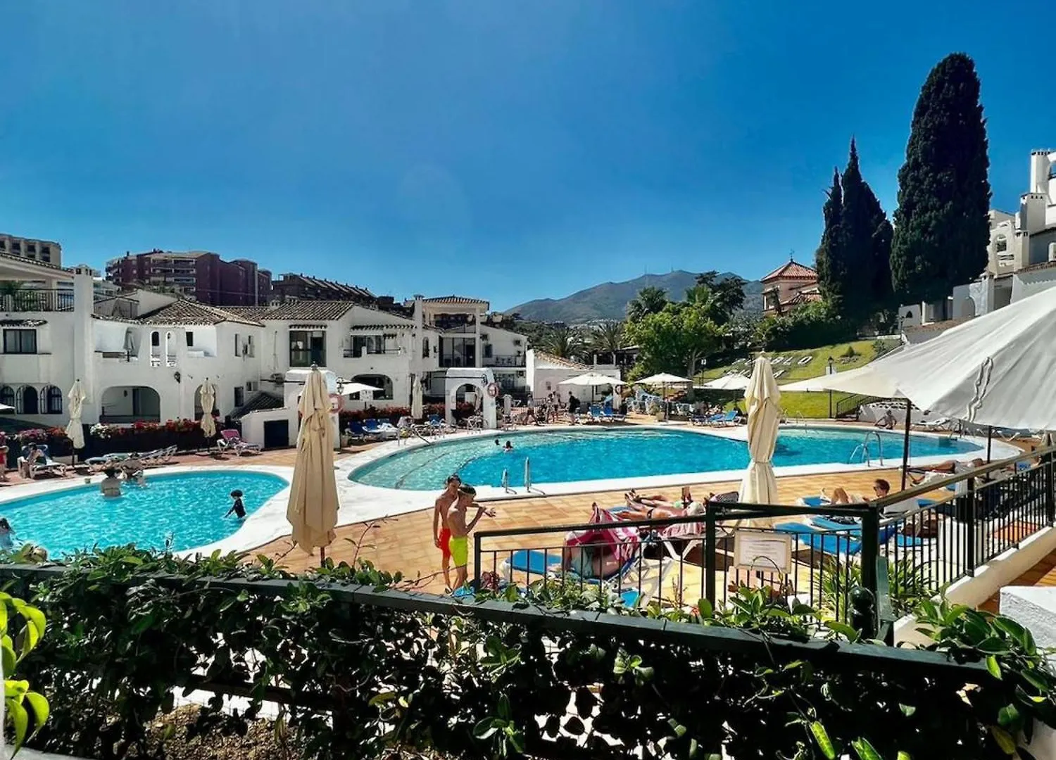 Pueblo Evita One Bedroom Large Terrace And Bbq Benalmadena Apartment